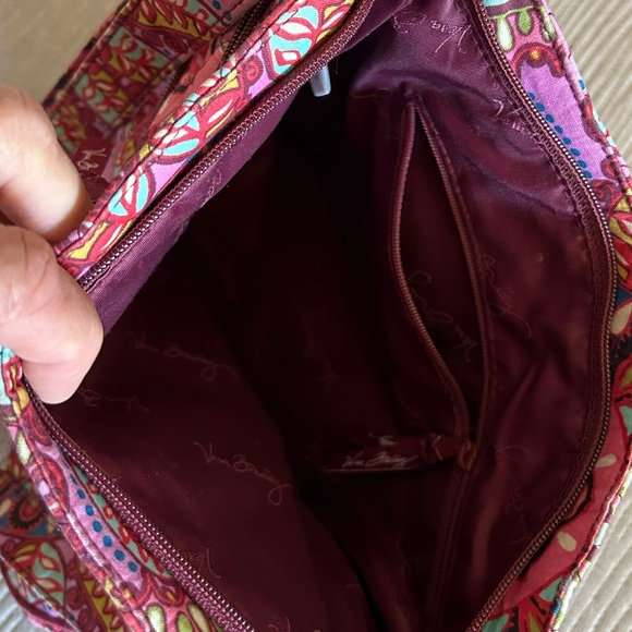 Vera Bradley Triple Zip Hipster resort Medallion - Picture 3 of 4